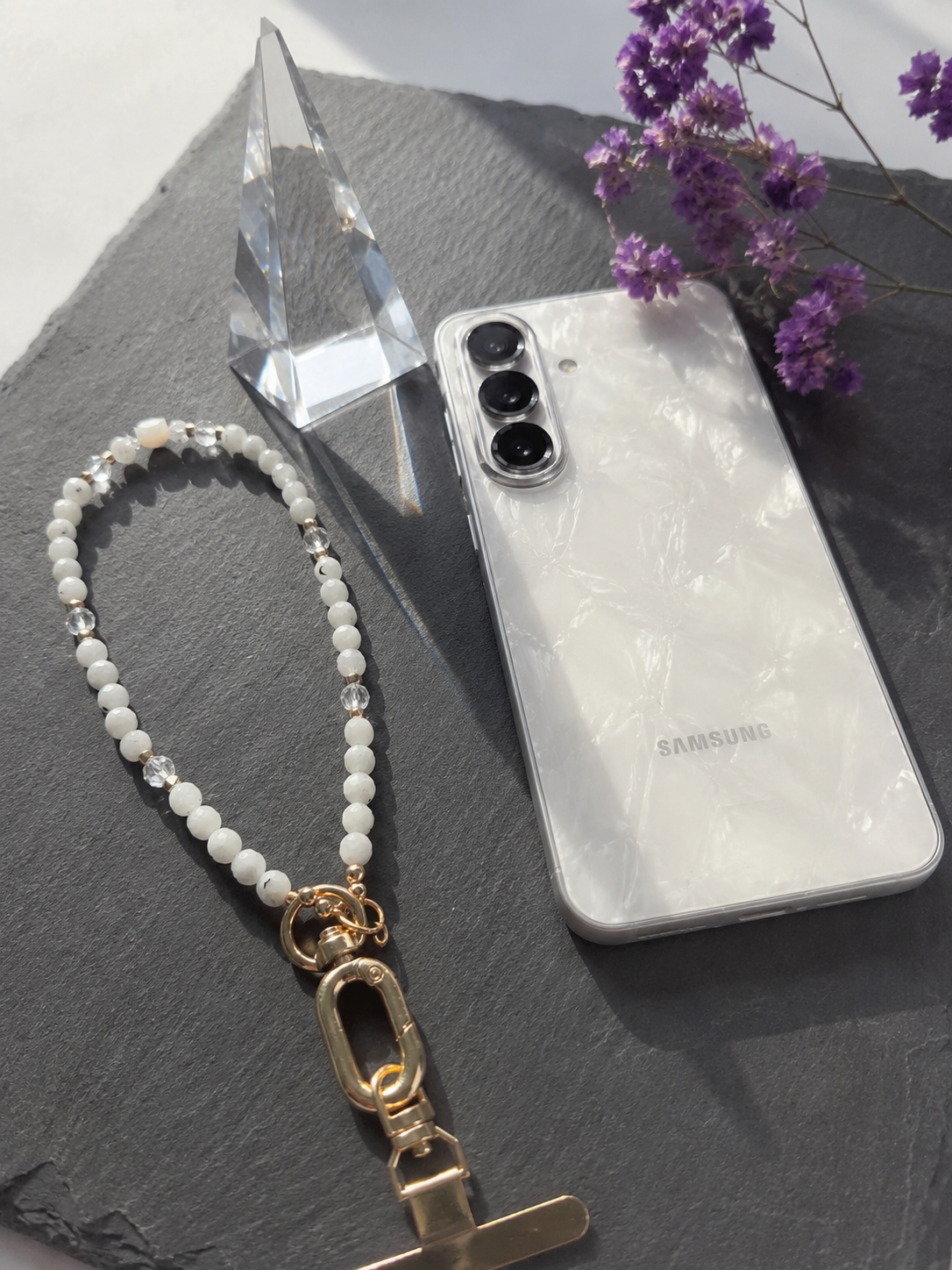 Biżuteryjna smycz do telefonu Kamień Księżycowy, szklane kryształowe koraliki, złoty Hematyt, masa perłowa