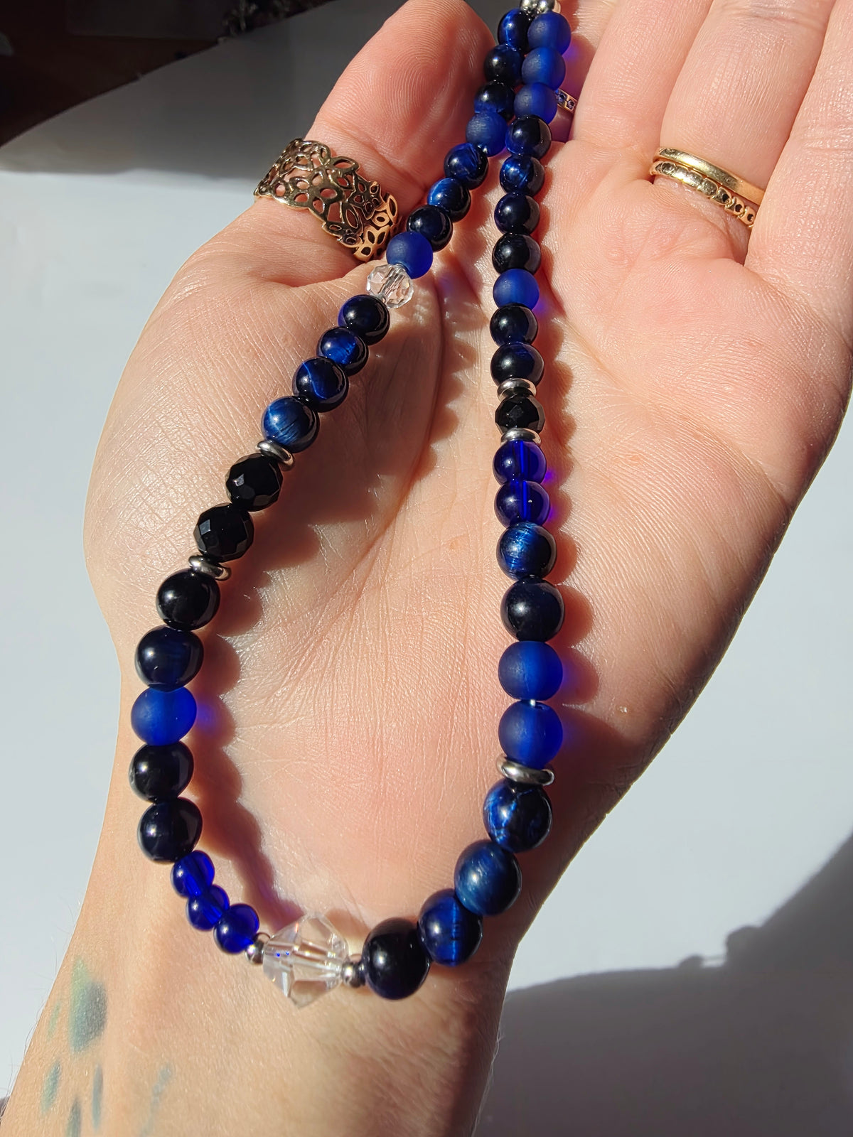 Biżuteryjna smycz do telefonu Tygrysie Oko, matowe szklane koraliki, Kryształ Górski, srebrny Hematyt, Onyx