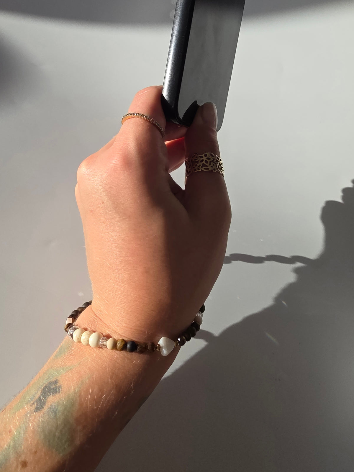 Biżuteryjna smycz do telefonu Tygrysie Oko, Turmalin, Kamień Rzeczny, złoty Hematyt